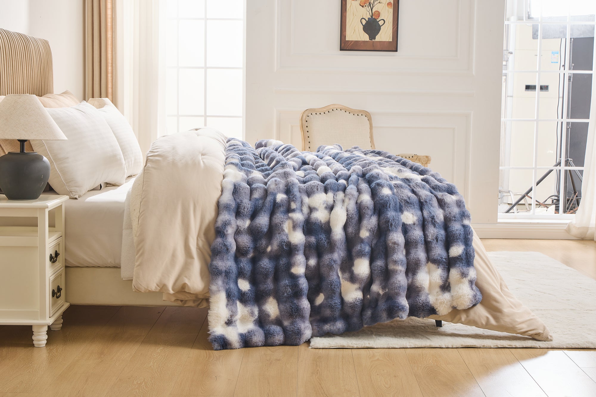 Faux Fur Throw Blanket blue