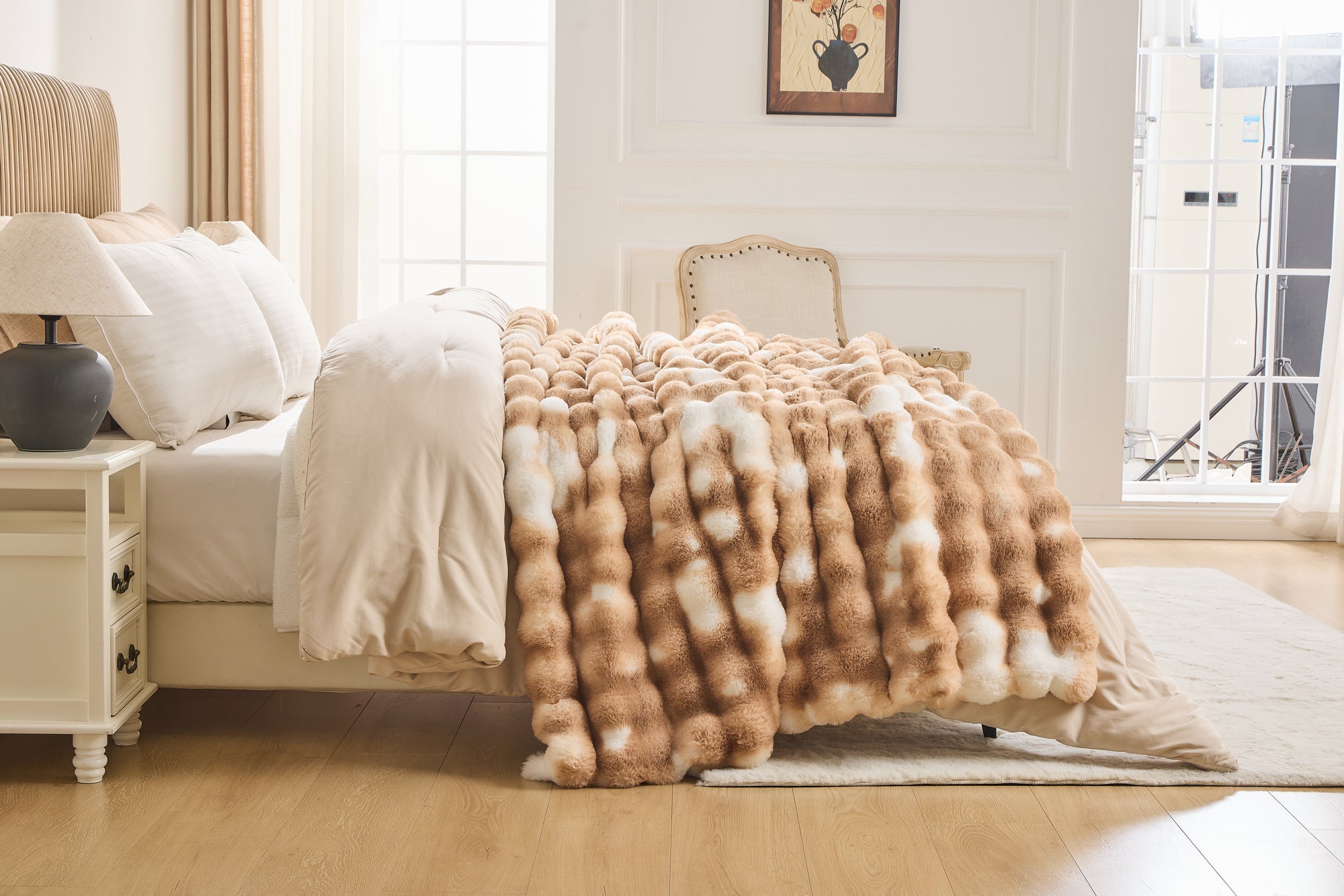 Faux Fur Throw Blanket brown